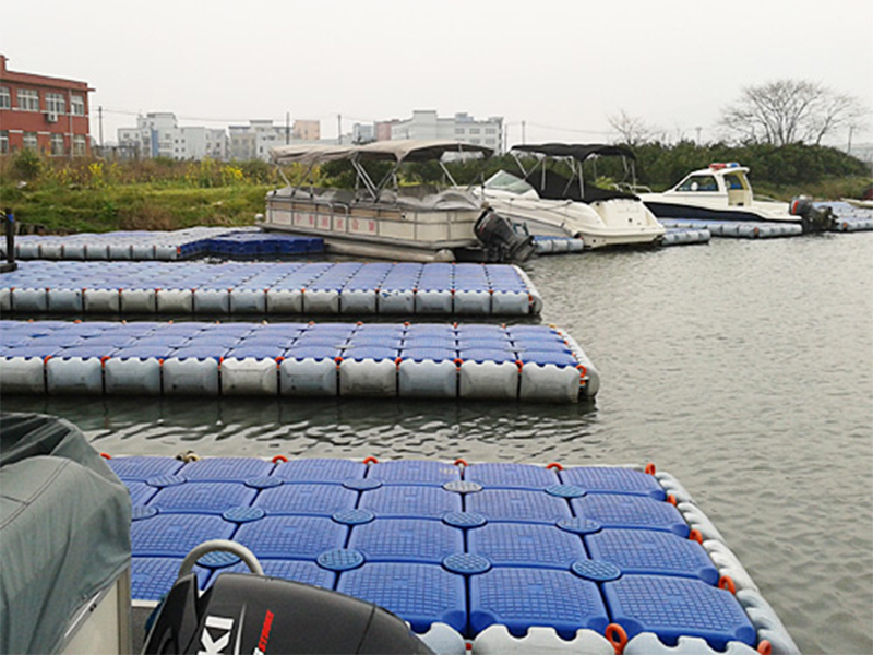 Arnofio tiwb pontŵn